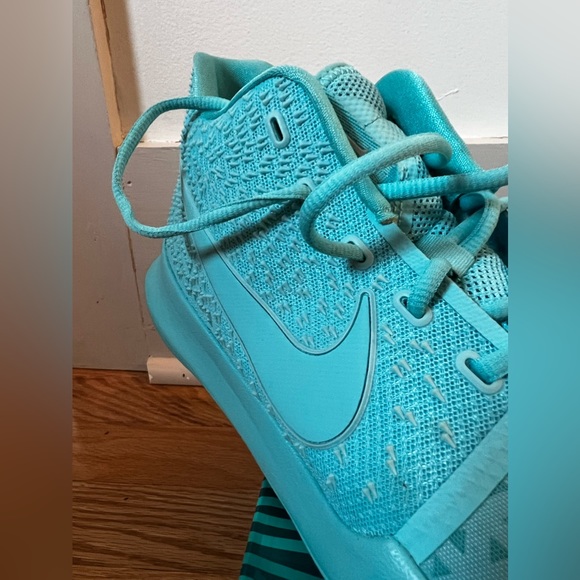 Nike Kyrie 3 Tiffany